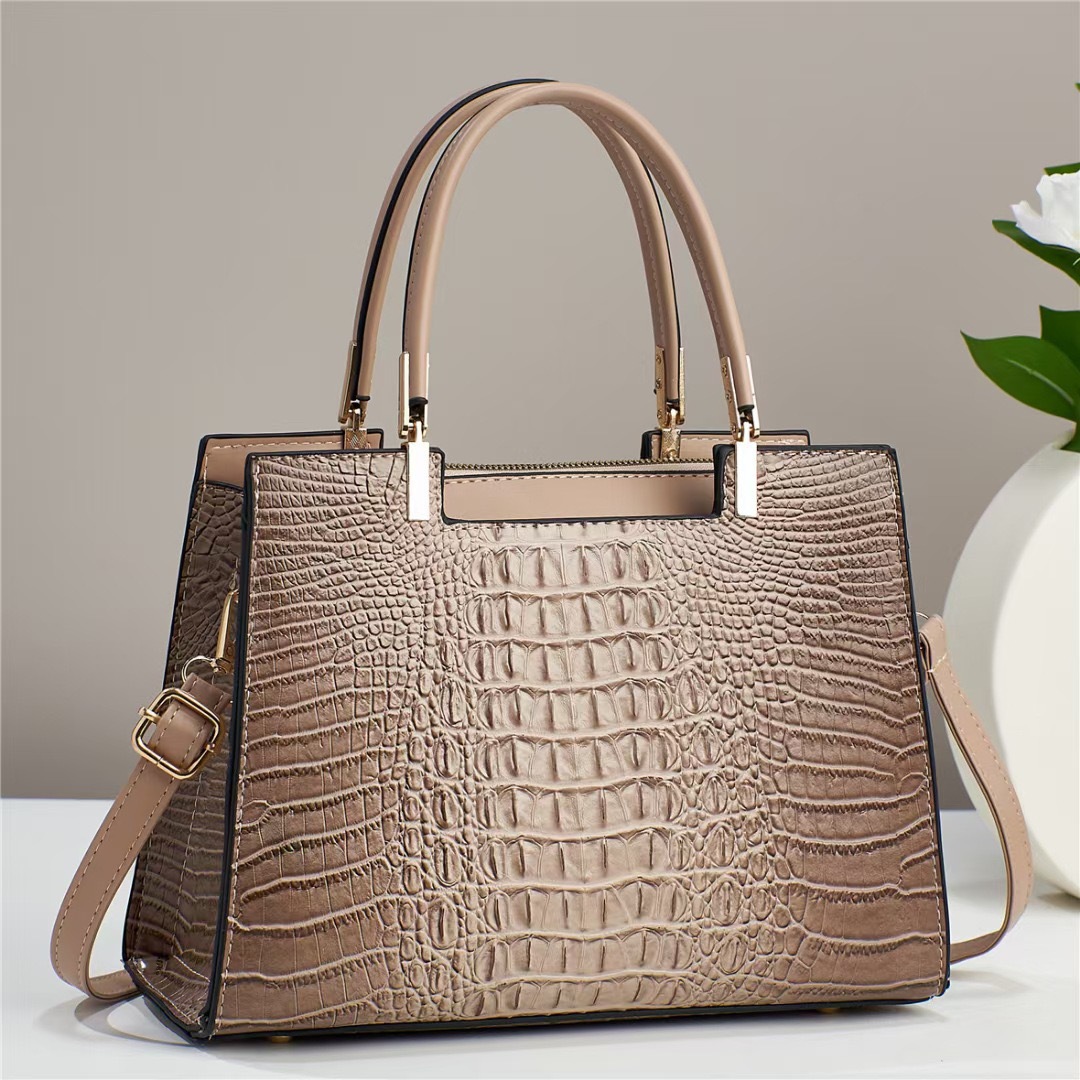 2023 new high-end crocodile-patterned genuine leather texture, simple solid color, large capacity single-shoulder hand-carry cross-border women's bag details Picture
