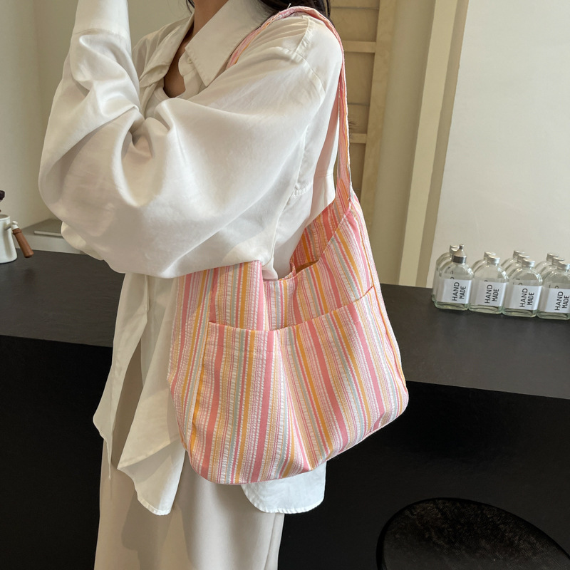 Large-capacity canvas bag for women, 2024 new summer fashion and casual underarm bag, commuter single-shoulder tote bag details Picture
