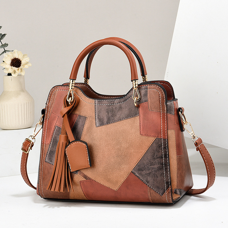 Middle-aged women's fashionable handbags 2024 new trendy patchwork women's bags and mom's bags factory wholesale Application Scenario
