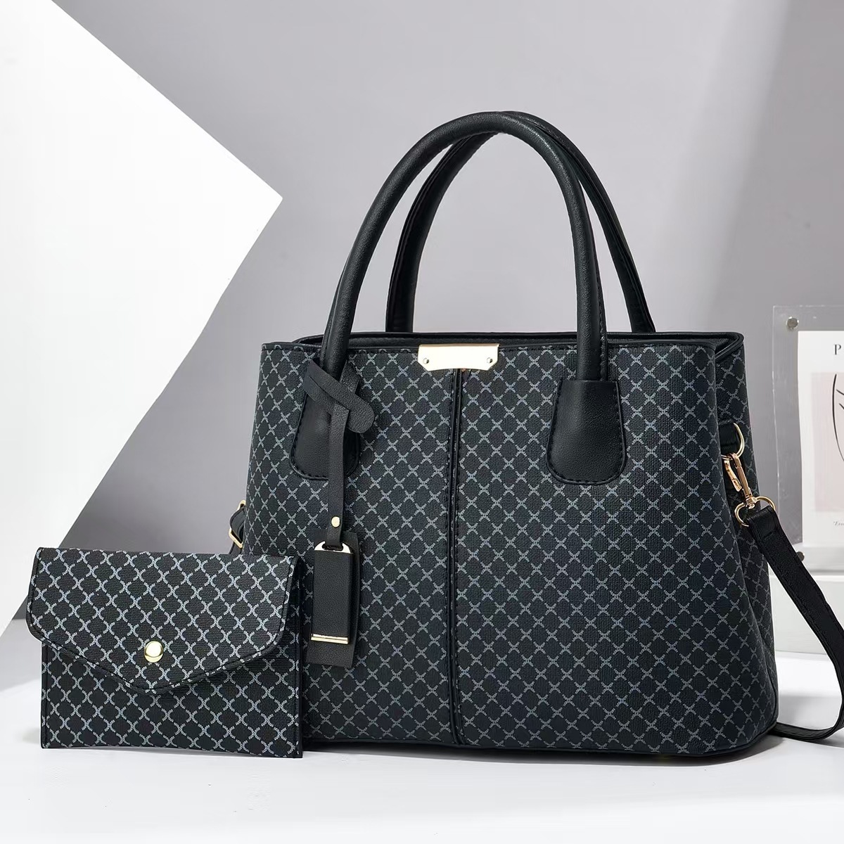 New European and American mother-and-child bag 2024 spring stock wholesale women's handbag, large-capacity multi-color single-shoulder crossbody bag Application Scenario