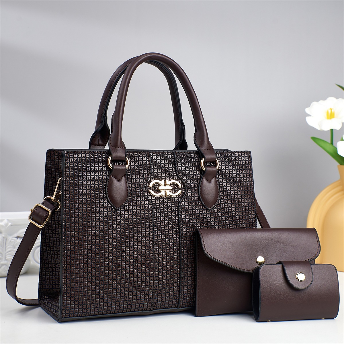 2025 New crocodile-patterned fashionable single-shoulder bag for women, cross-border large capacity, high appearance level handbag, women's crossbody bag Application Scenario