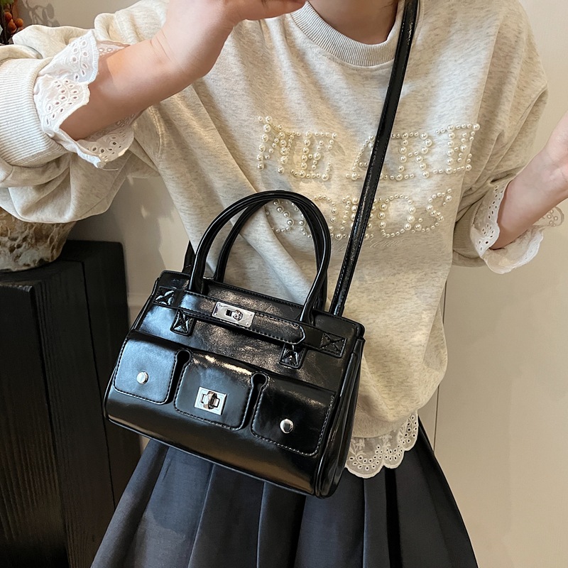 Cross-border fashion, stylish and light luxury handbag for women, 2025 new style, retro and high-end commuting single-shoulder crossbody bag Specification drawing