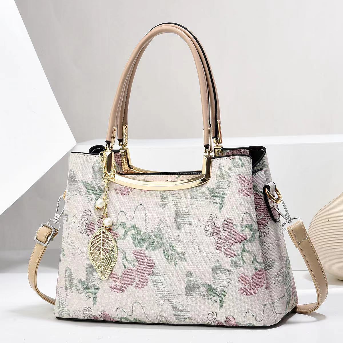 Embroidered new Chinese-style large-capacity handbag for women and mothers, elegant and high-end crossbody bag for women full figure