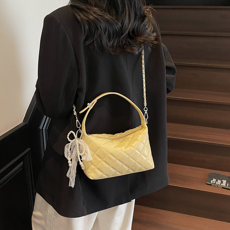 The 2025 new Chanel style high-end bag, diamond-shaped handbag, versatile, fashionable and niche chain single-shoulder crossbody bag details Picture