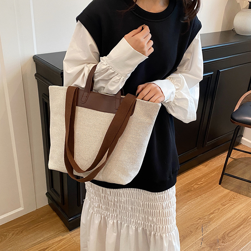 High-quality and fashionable single-shoulder large bag for women's summer 2025, new color-blocking and patchwork commuter tote bag, large capacity bucket bag Specification drawing