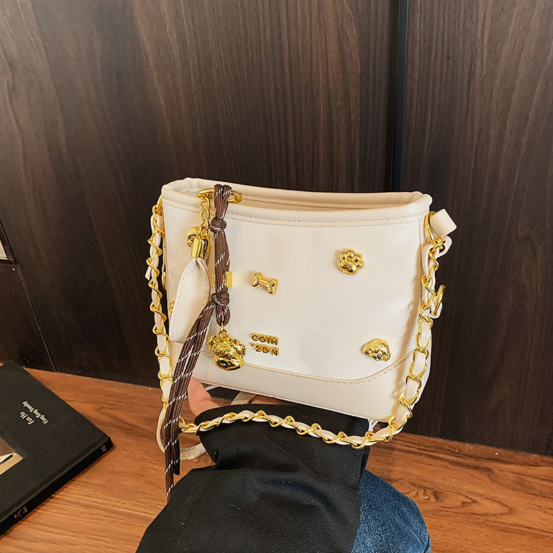 High-end and fashionable small square bag for women 2025, new niche design, simple and casual single-shoulder bag, trendy and versatile women's bag details Picture