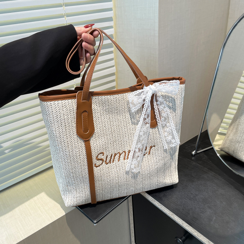 Fashionable and retro style, individual and elegant, trendy woven bag, women's underarm bag, new spring single-shoulder handbag full figure