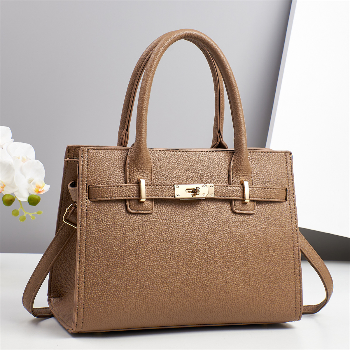 Mom's style bag, high-end red wedding bag, Spring/Summer 2025 women's bag, crossbody handbag, single shoulder, large capacity Application Scenario