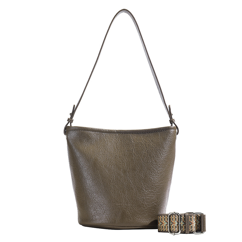 Retro and fashionable commuter bucket bag for women, new casual and versatile single-shoulder underarm bag, niche and stylish crossbody bag Item Picture