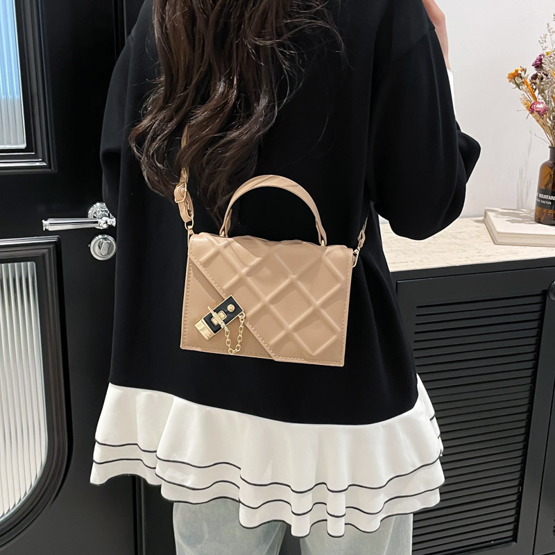 The high-end and versatile small bag for women in the summer of 2025, with a trendy and stylish texture, is a cross-border trend Specification drawing