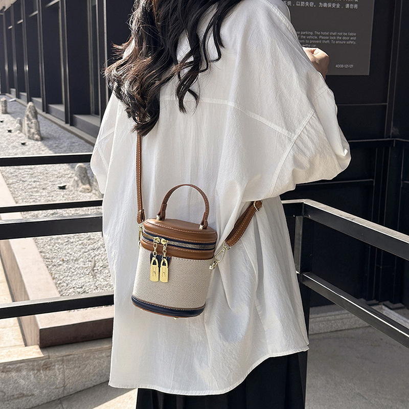 Cross-border stylish handbag, bucket bag, 2025 new trendy and fashionable color-blocking single-shoulder bag, high-end crossbody bag Application Scenario