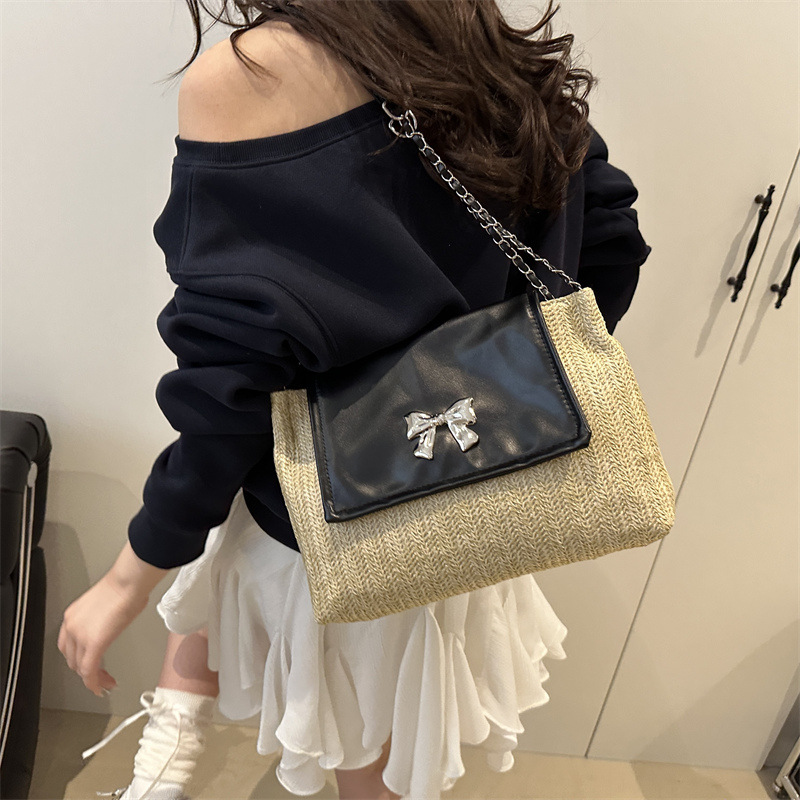 The 2025 new style of Chinese-style niche underarm bag is fashionable with contrasting colors and versatile for women. It is a high-end commuting straw bag Specification drawing