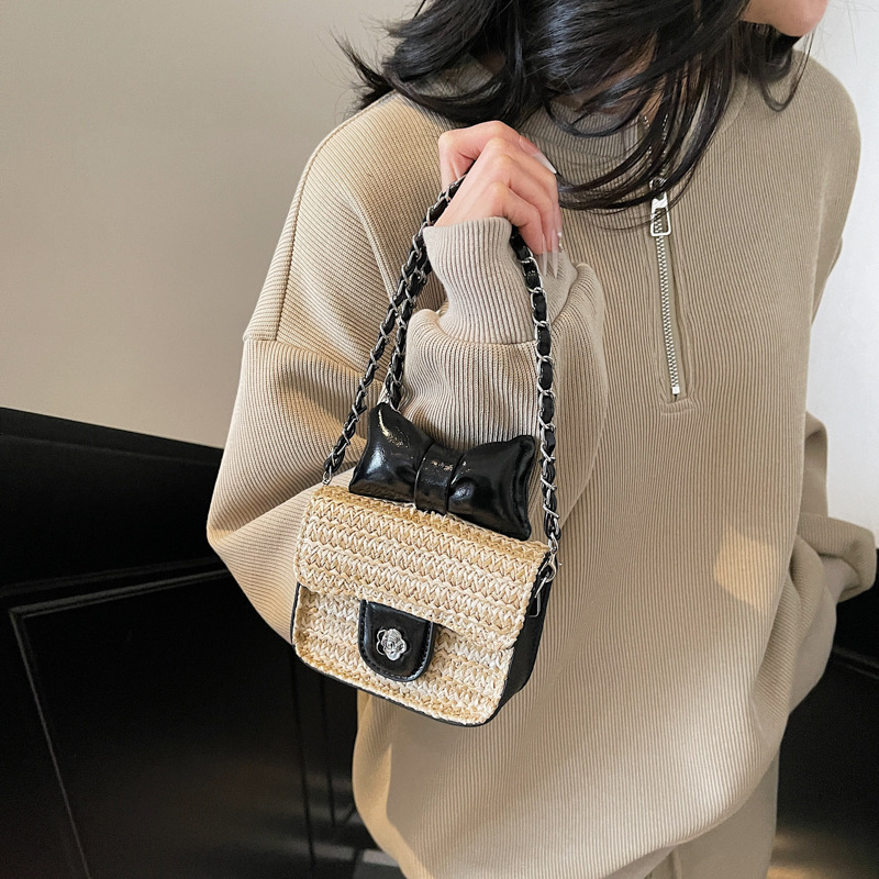 The 2025 new trendy, fashionable and versatile mini square bag is a must-have for women, featuring a chanel-style chain straw woven single-shoulder crossbody bag details Picture