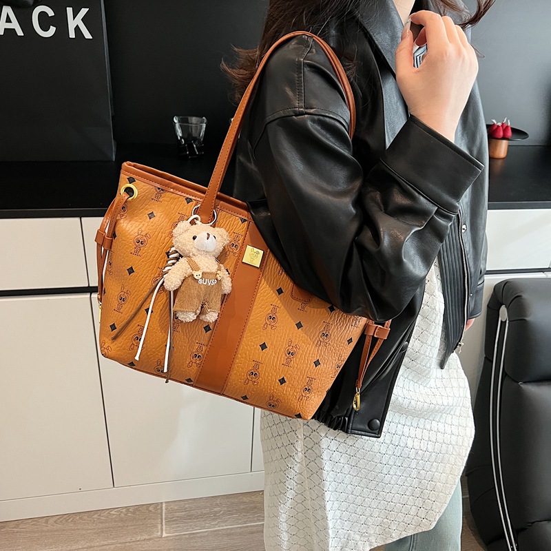 European and American fashion large-capacity shopping bag for women, 2025 new cartoon single-shoulder large bag, retro printed tote bag full figure