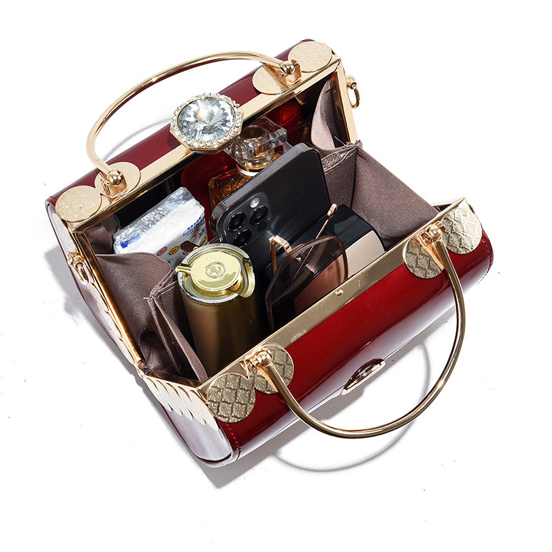 The bride's shiny leather handbag 2022 new style, fashionable and high-end women's bag, versatile, single-shoulder, crossbody, hand-carry box, trendy Application Scenario