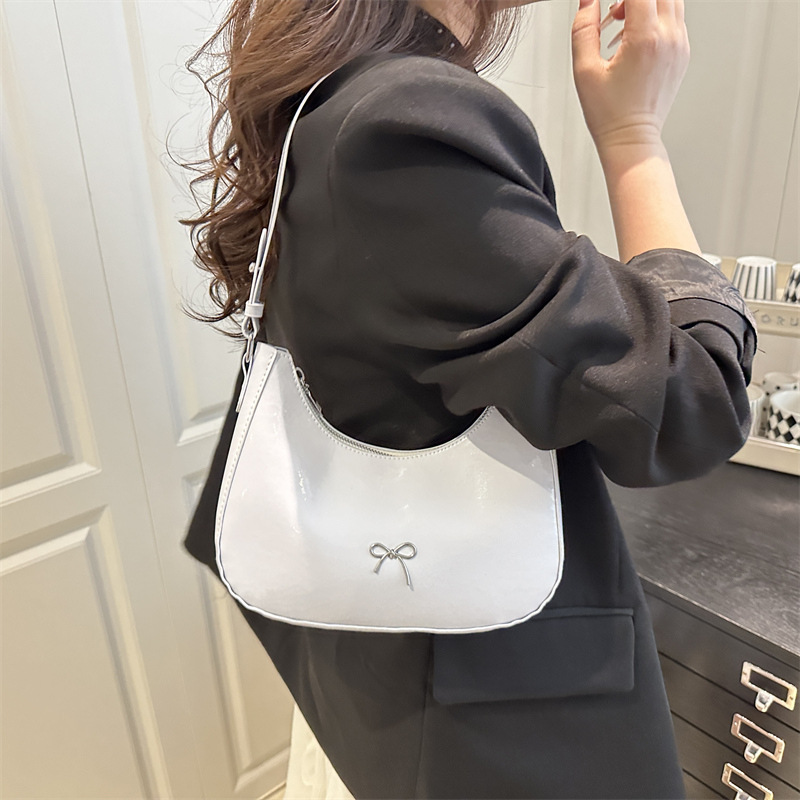 High-quality underarm small bag for women, summer 2025, fashionable and versatile single-shoulder bag, niche design baguette handbag Specification drawing