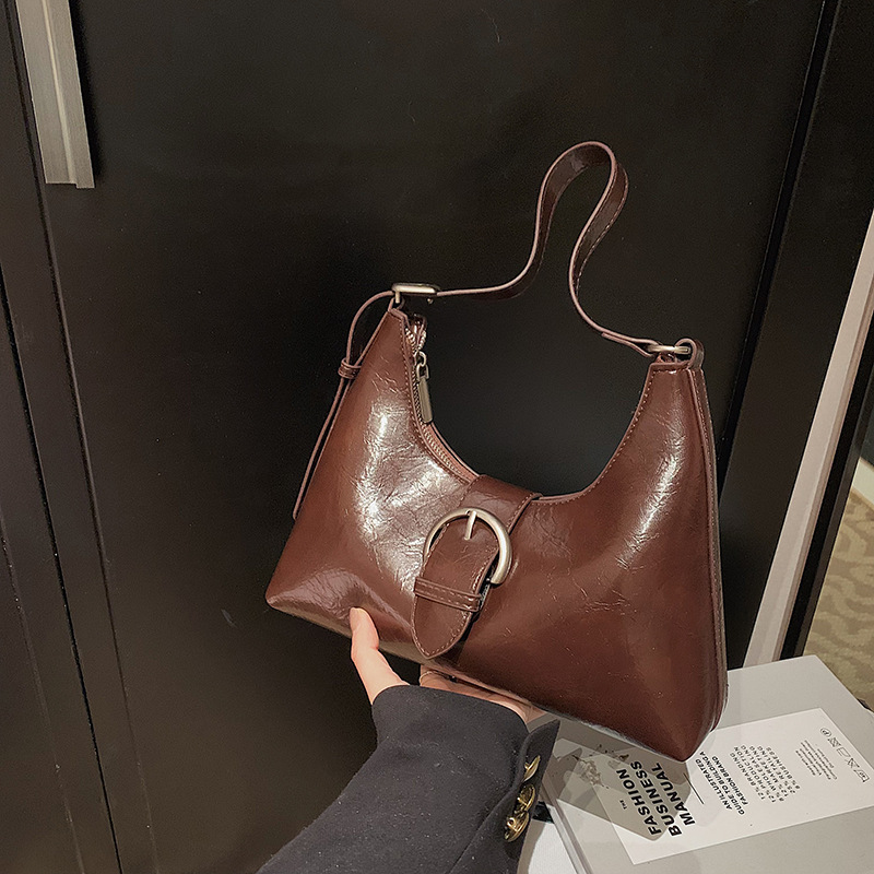 A high-end and niche design underarm crossbody bag for women, a new 2025 trendy and versatile single-shoulder bag for commuting details Picture