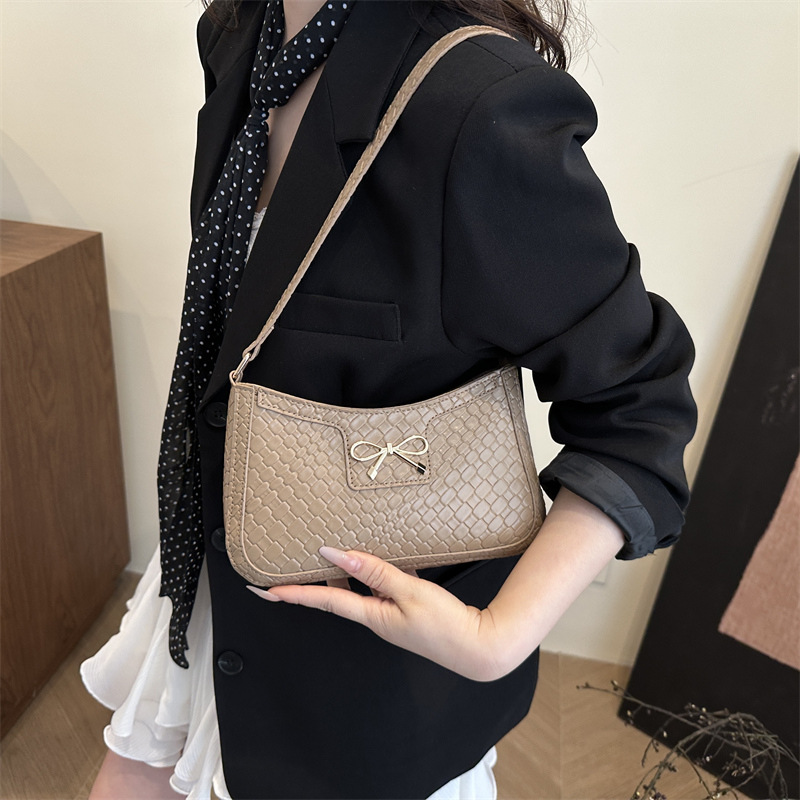 Elegant Lady 2025 Summer Retro new solid color bow fashionable casual commuting single-shoulder armpit small square bag Specification drawing
