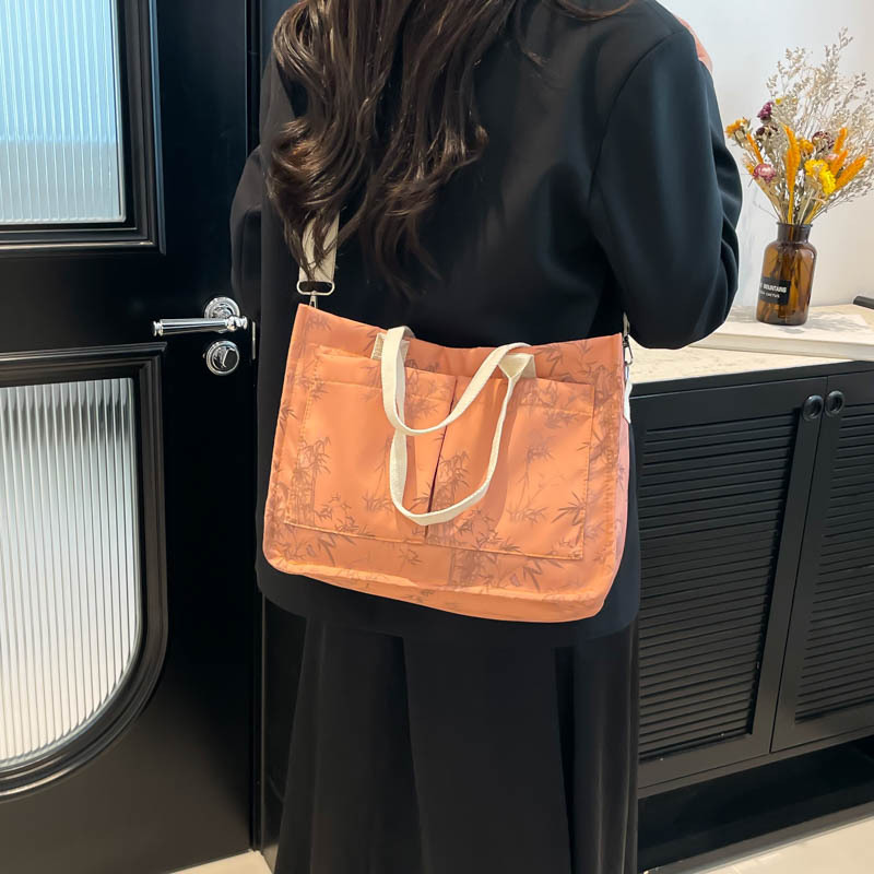 European and American retro women's handbag 2025, casual, simple, large-capacity tote women's bag, single-shoulder crossbody bag details Picture