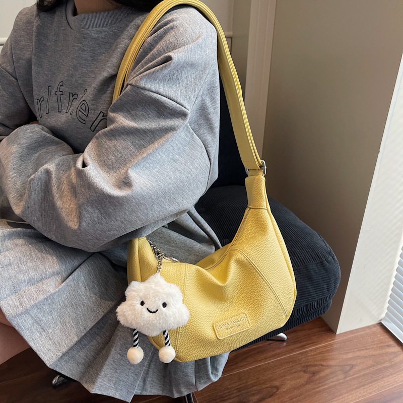 Cross-border fashion Korean-style soft dumpling bag for women 2025 Summer new versatile ins solid color single-shoulder crossbody bag details Picture