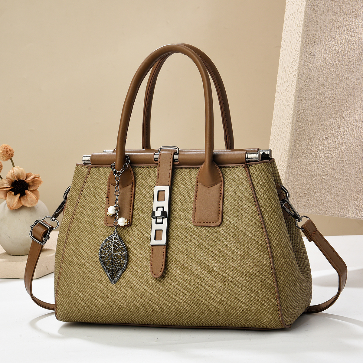 Cross-border foreign trade 2025 new style handbags, women's bags, fashionable and versatile, single-shoulder crossbody large bags, one-piece consignment Application Scenario