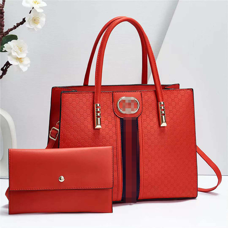 2022 New Korean-style versatile crossbody bag, handbag, single-shoulder bag, popular women's bag, European and American style fashionable mother-and-child bag details Picture