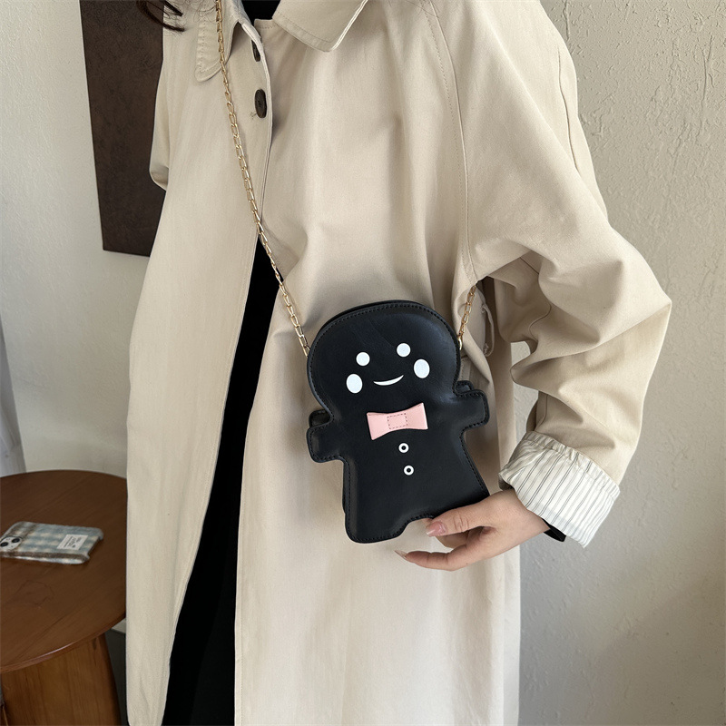 This is a new spring 2024 trendy candy-colored chain crossbody bag with a simple, fashionable and cute texture in Korean style details Picture