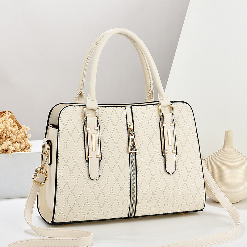 A best-selling new women's 2024 single-shoulder crossbody bag from a large bag manufacturer. It's a summer versatile hand-carry fashion for export Application Scenario