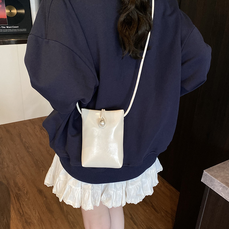 Pearl buckle bucket bag for women, 2025 new style, trendy Korean niche single-shoulder bag, high-end and stylish crossbody bag Specification drawing