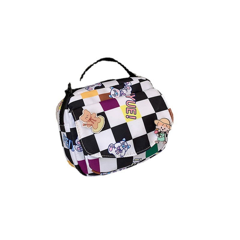 The 2022 new style of the checkered single-shoulder bag for the summer of the "bag Girl" is a fresh and cute black and white checkered small square bag Item Picture