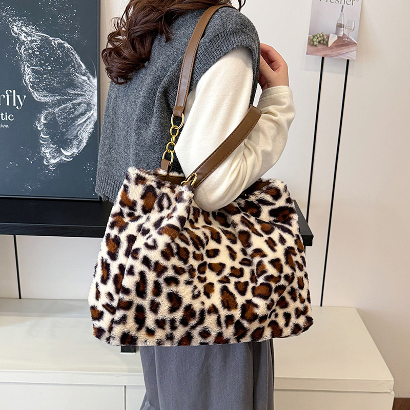 A plush, simple and textured chain bag for women, a new 2024 model in leopard print, single-shoulder crossbody, large capacity and stylish women's bag Specification drawing