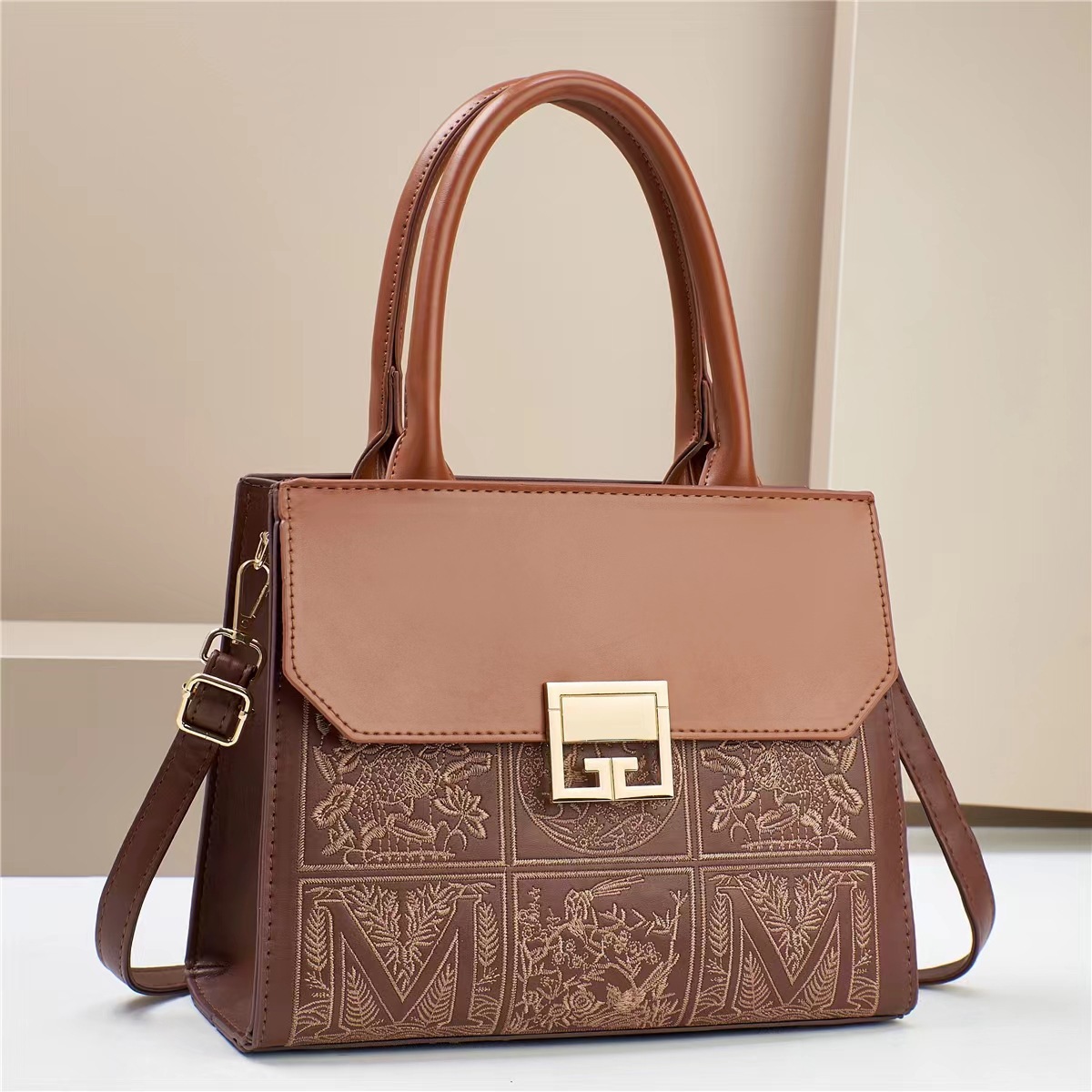 The new summer single-shoulder crossbody bag from the manufacturer for 2024 is elegant, versatile and fashionable. It's a bestseller for women Application Scenario