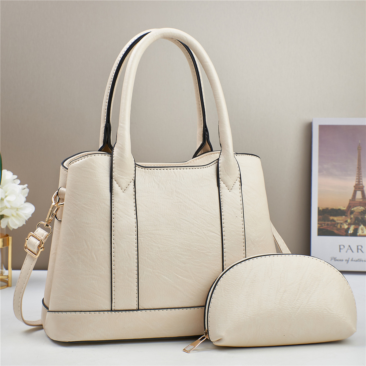 Large-capacity women's 2024 new crossbody bag, retro texture, mother and child hand-held women's bag, elegant mother's single-shoulder bag Application Scenario
