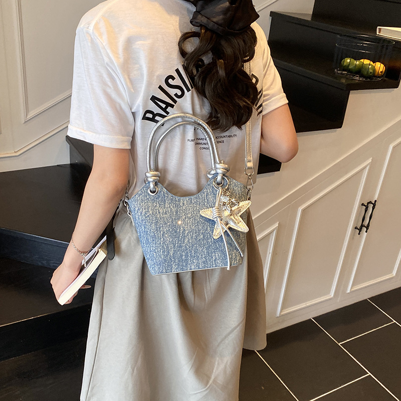 Cross-border women's bags, high-end vegetable basket bags, fashionable handbags, bucket bags, simple women's crossbody bags, trendy single-shoulder bags Application Scenario