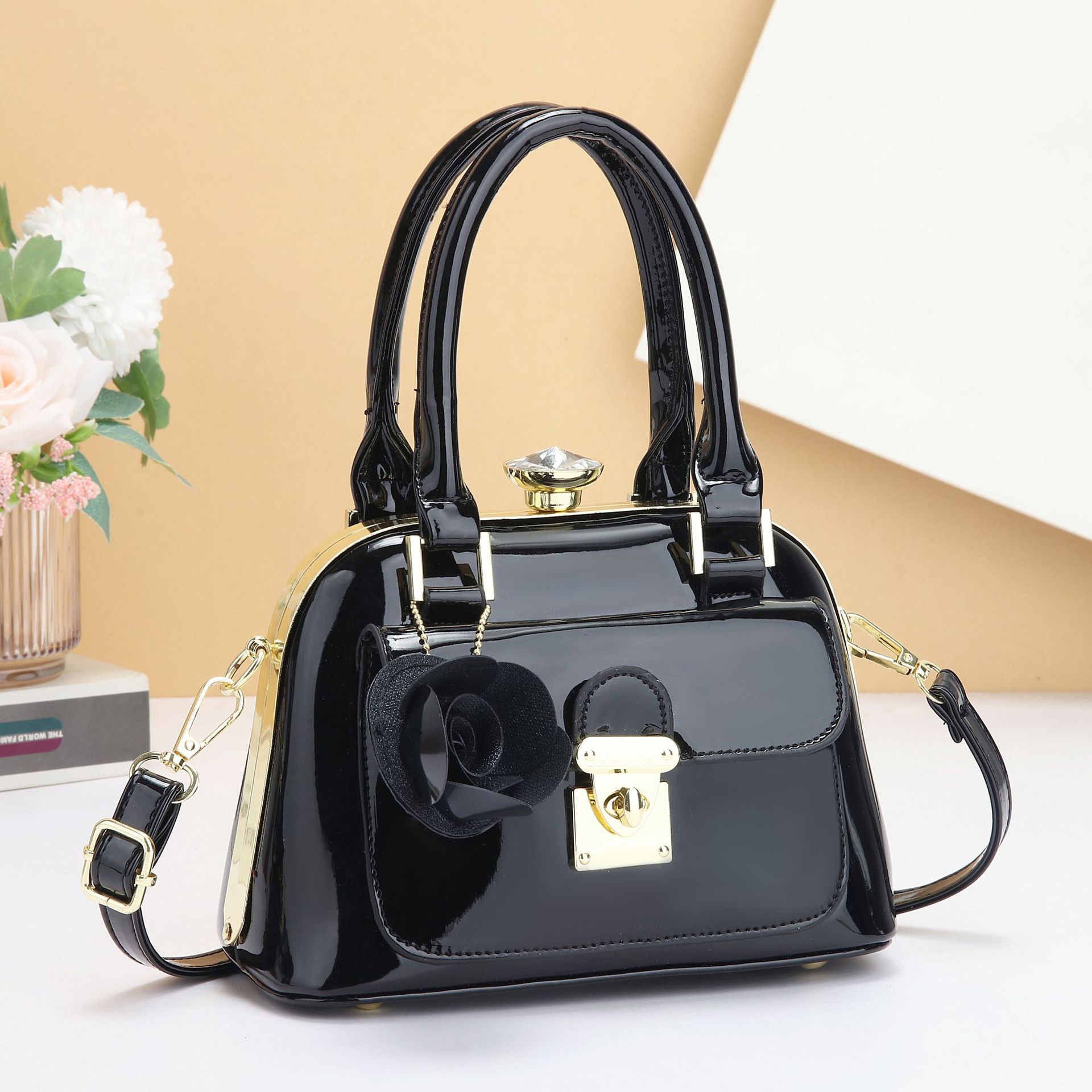 Patent leather women's bag 2025, exquisite noble lady's single-shoulder bag, crossbody bag, new Korean style, versatile and elegant shiny leather handbag full figure