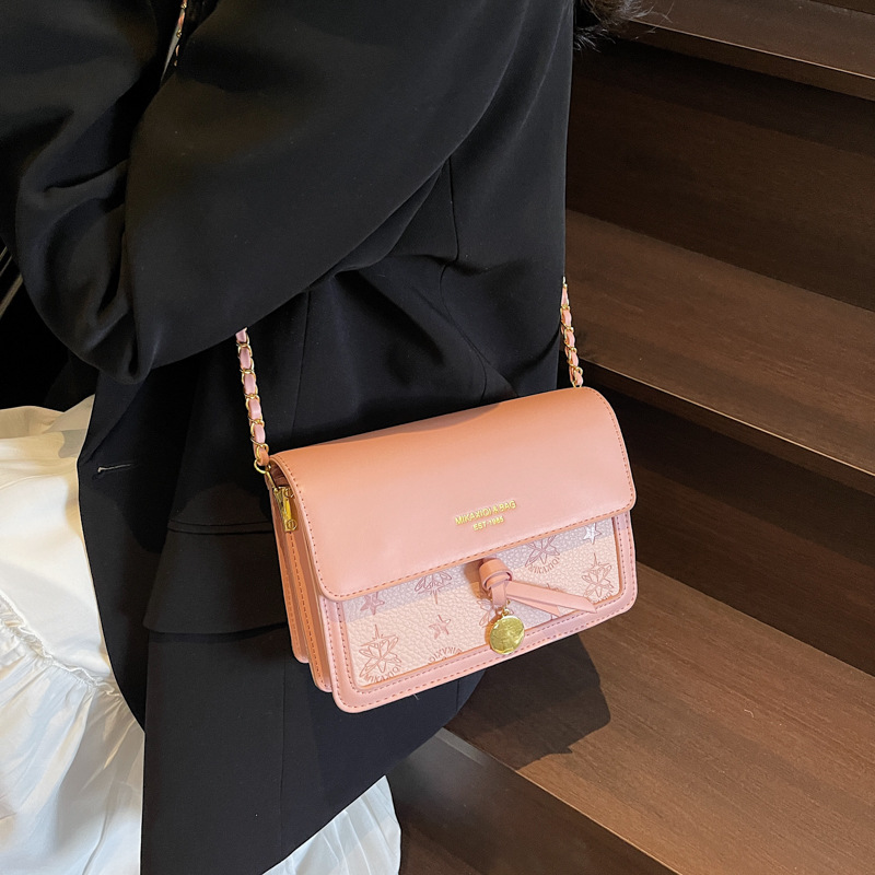 Fashion small bag 2025 New style stylish single-shoulder bag crossbody bag, women's quality small square bag, simple Japanese and Korean casual bag Application Scenario