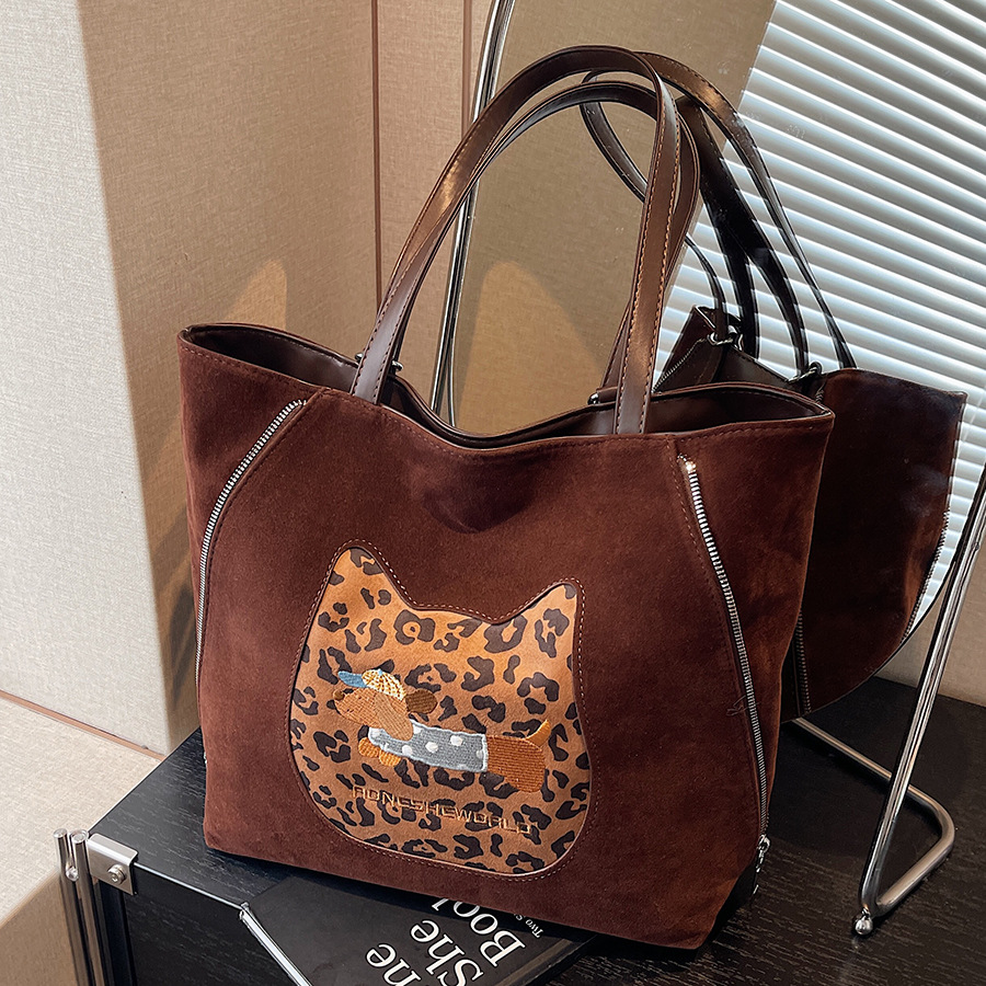 Commuting retro large-capacity women's backpack 2024 new style casual, versatile, fashionable and high-end single-shoulder tote bag full figure