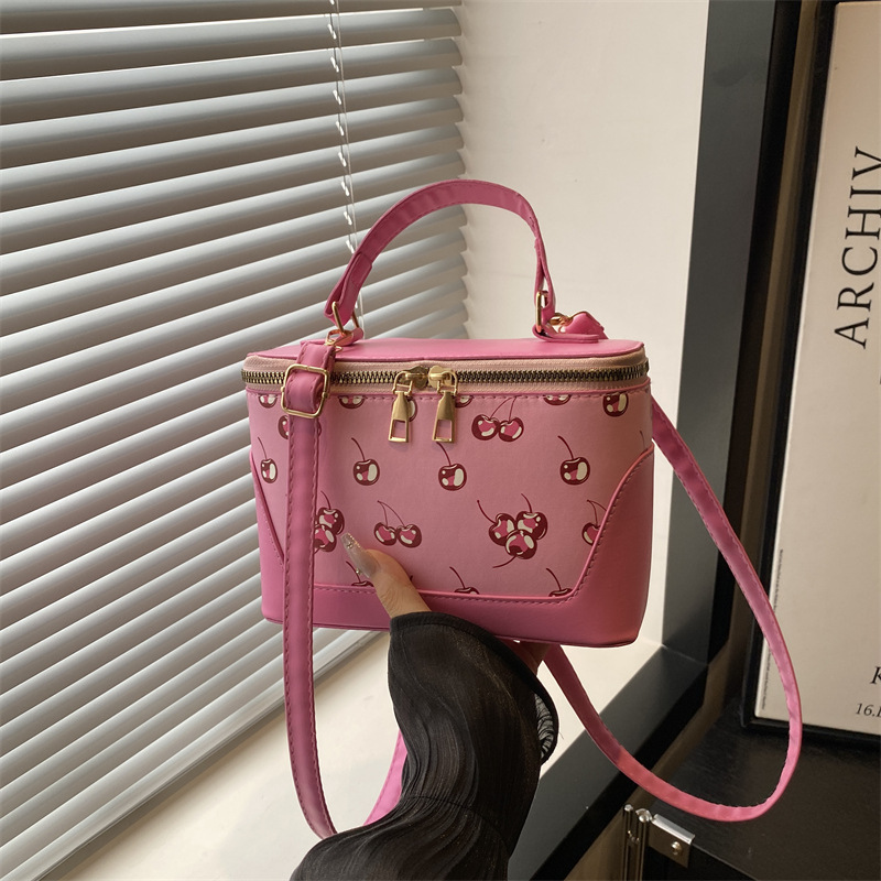 Cross-border Trend 2025 Summer New Cherry hand-held bill of lading shoulder crossbody bag, large capacity shopping bag, commuter box bag full figure