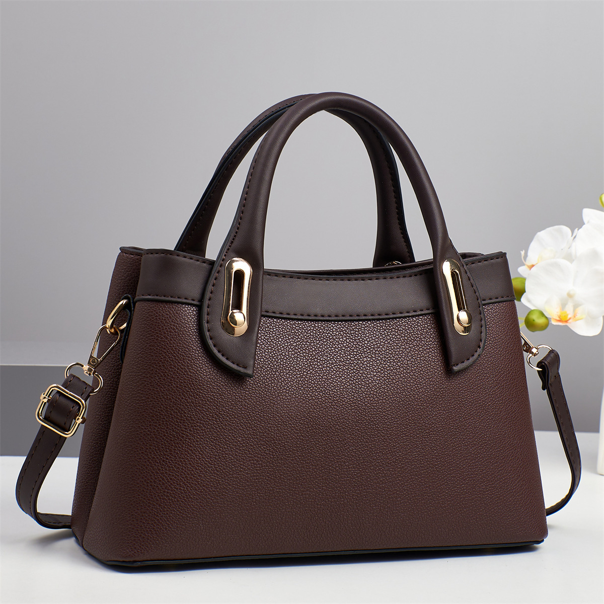 2025 New cross-border bag for women's fashion, single-shoulder bag for ladies with large capacity and quality, one piece for mom's delivery Application Scenario