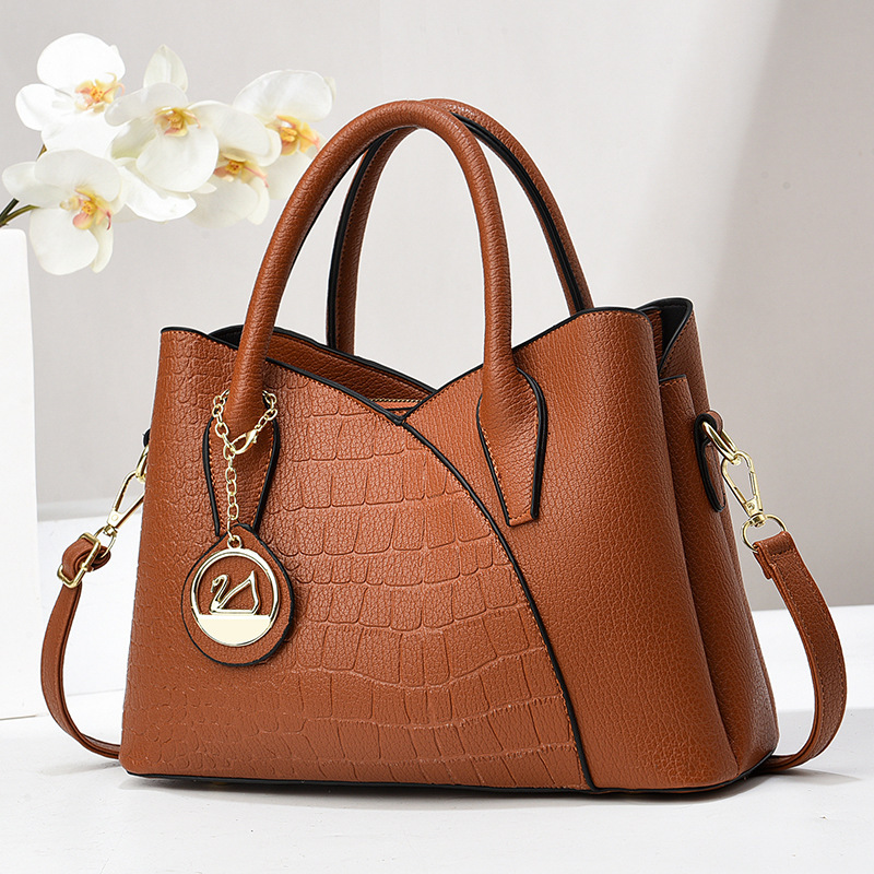 A new trendy multi-layered handbag for women in summer 2024, with a large capacity, versatile and casual crossbody bag Specification drawing