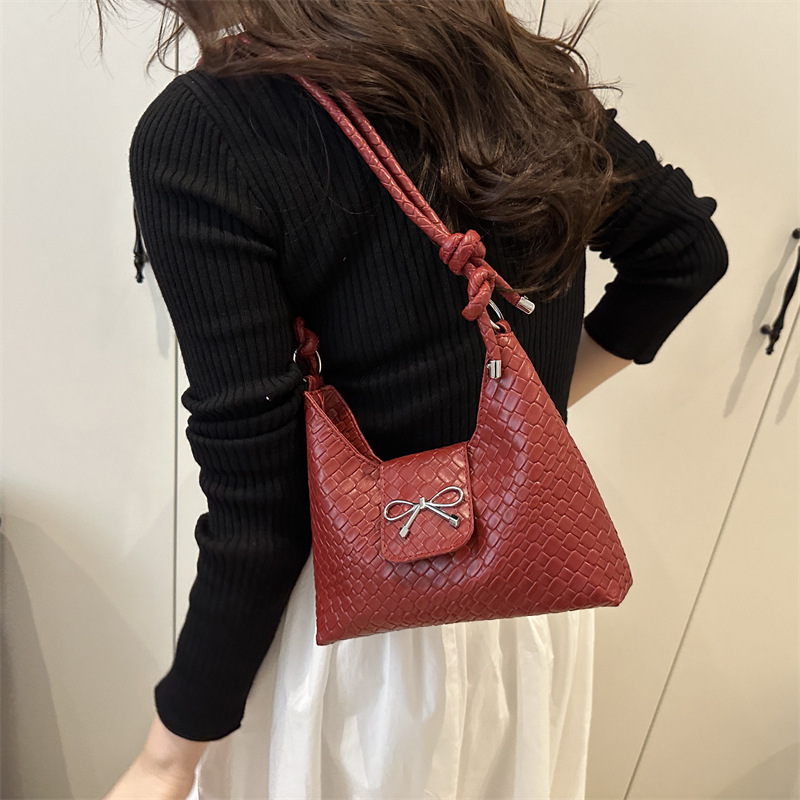 Large-capacity casual underarm bag 2025 new solid color fashionable Korean style simple bow single-shoulder crossbody women's bag Specification drawing