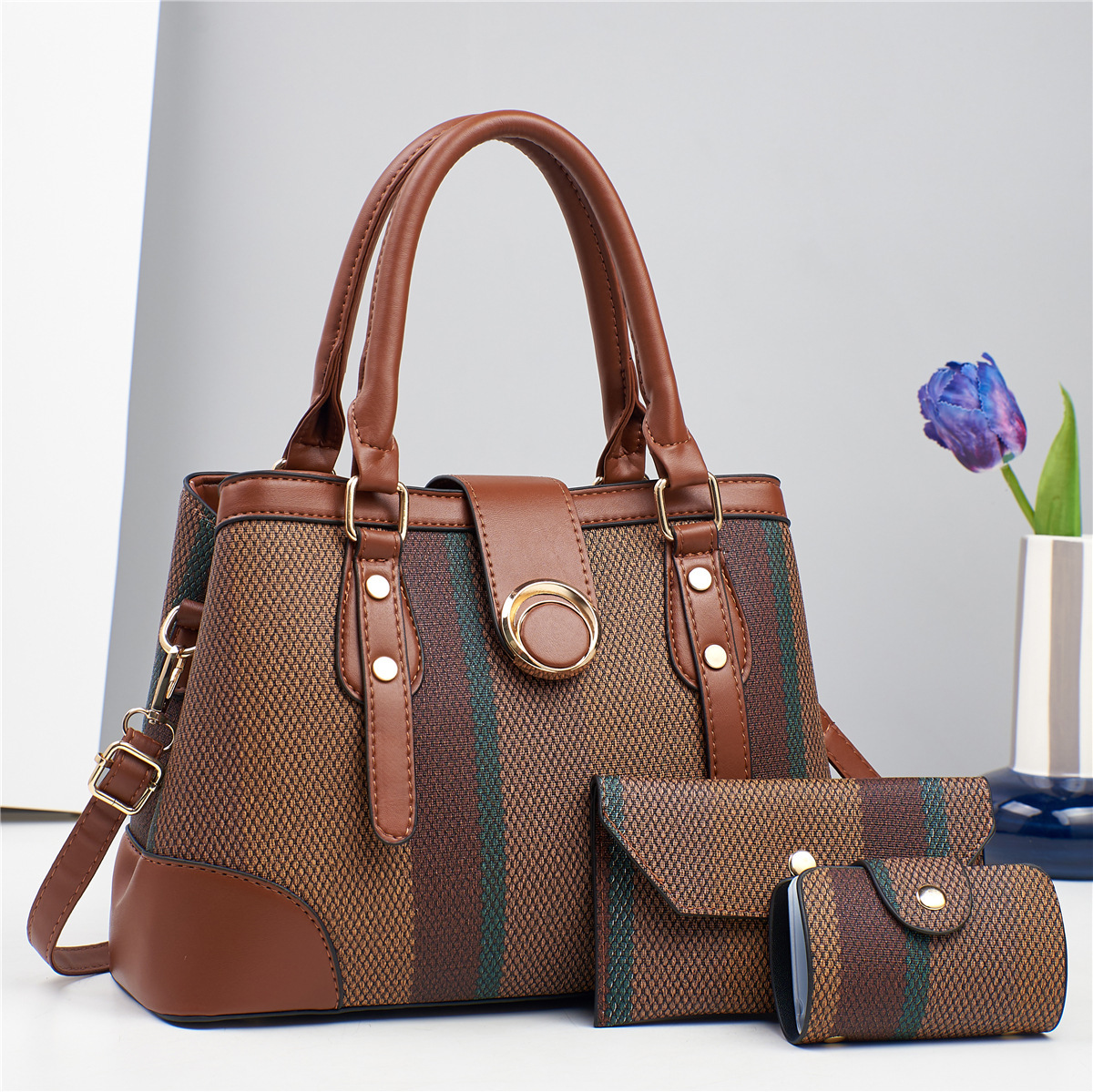 A new large-capacity multi-layer single-shoulder crossbody bag, a three-piece set of patchwork canvas, a fashionable cross-border versatile handbag in multiple colors Specification drawing