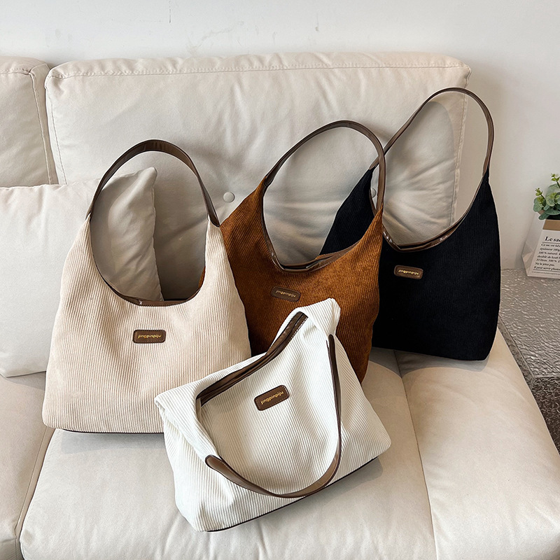 Large-capacity women's bag 2024 new style, fashionable and casual single-shoulder underarm bag, simple commuting tote bag for women Application Scenario