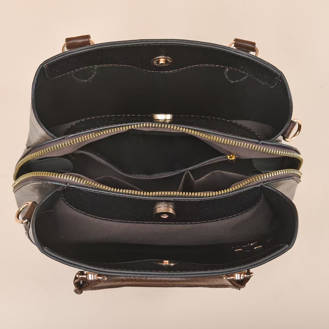 Retro women's handbag 2023 new foreign trade women's bag, cross-border large-capacity single-shoulder crossbody bag Women's bag Application Scenario