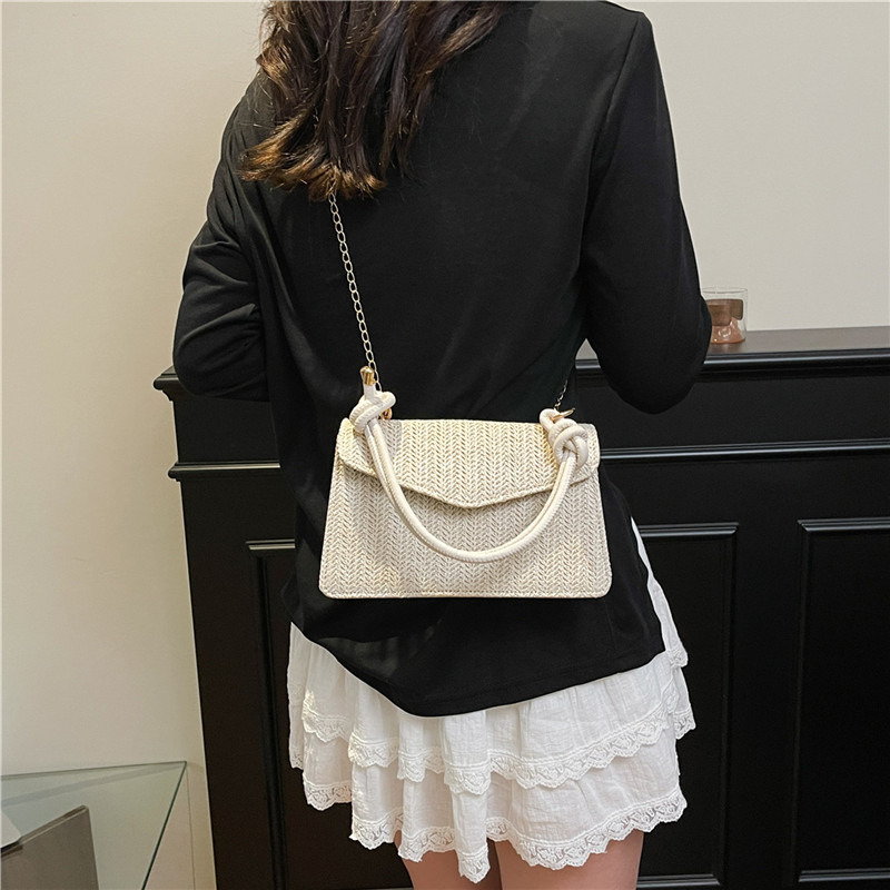 Simple and small square bag for women, new summer 2025 fashion solid color single-shoulder bag, casual handbag, retro crossbody bag details Picture