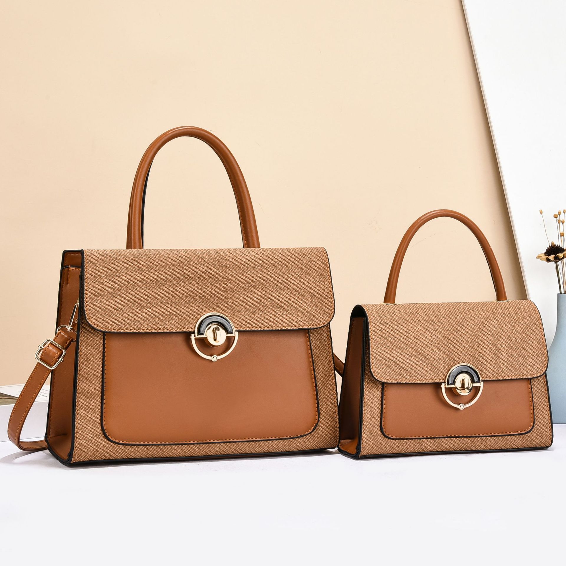 The new Korean version bag is trendy, simple, versatile, elegant and has a large capacity. It is a cross-border fashionable crossbody single-shoulder women's bag Specification drawing