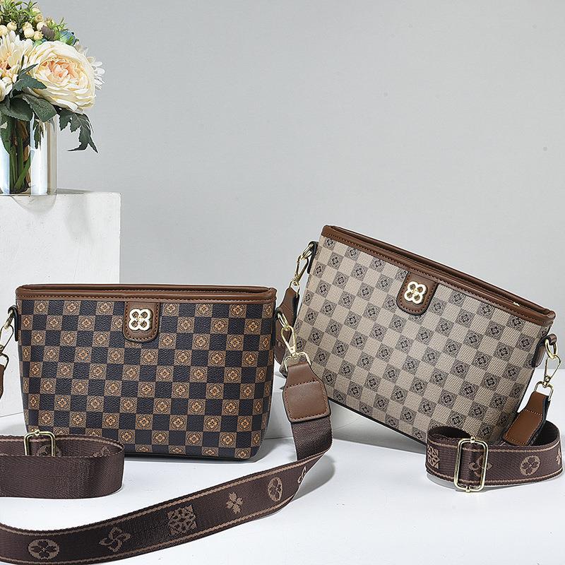 Summer versatile and high-quality women's crossbody bag, lightweight women's bag, 2023 new trendy single-shoulder bag, soft leather small bag Item Picture