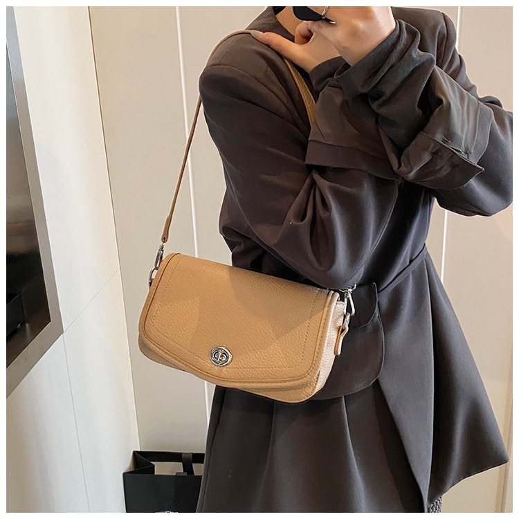 The 2025 new style of fashionable and simple solid-color hand-held small square bag with lychee pattern, a stylish single-shoulder bag, and a versatile commuting crossbody bag details Picture