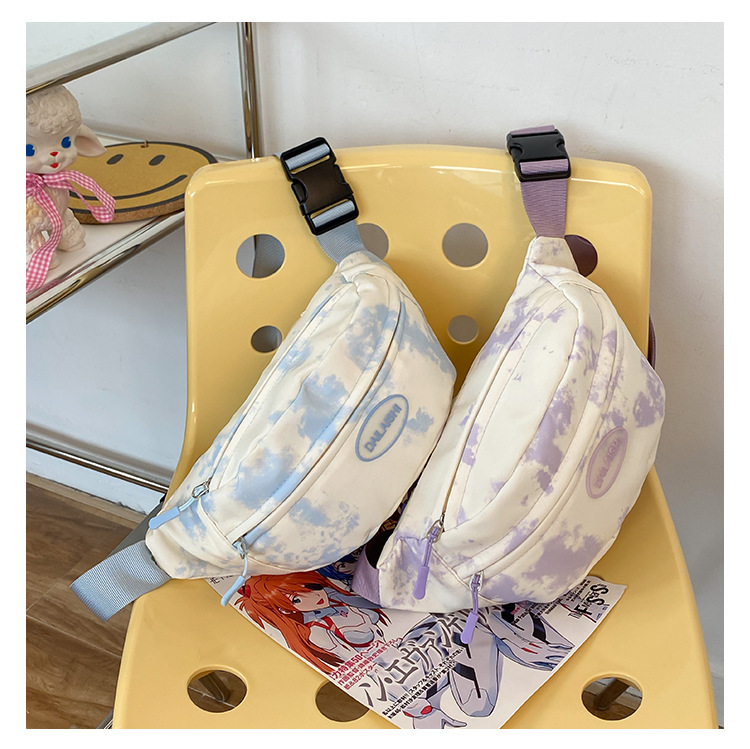 A new large-capacity single-shoulder bag in the Korean ins style, a simple and versatile small chest bag in the school style, and a fashionable crossbody bag for students Application Scenario