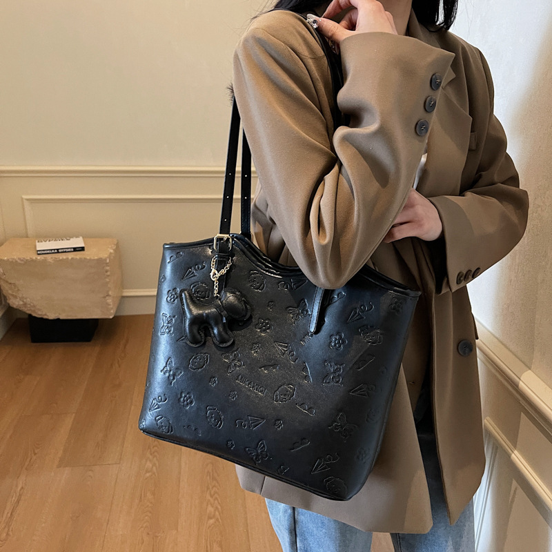 Fashionable and trendy Tote bag for women 2025 new style, large-capacity single-shoulder bag for work commuting, high-end casual underarm bag details Picture